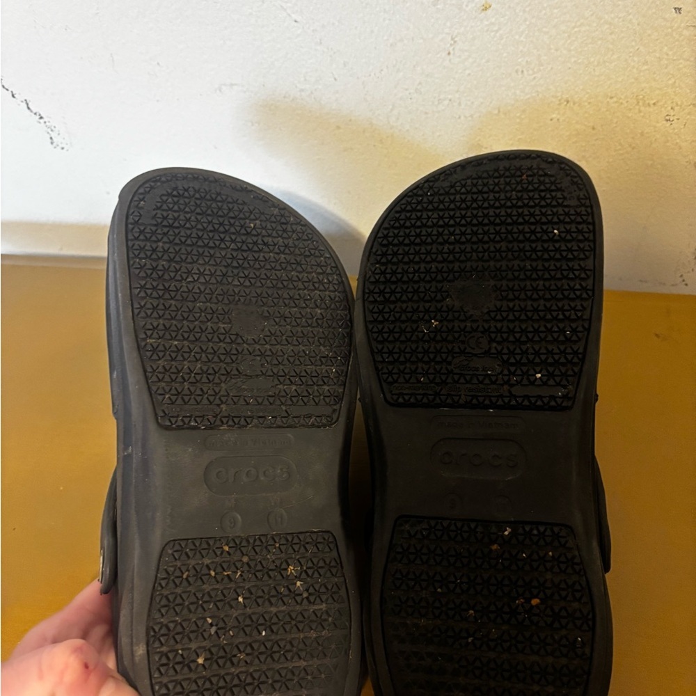 Black non-slip work Crocs Clogs 9/11 - Picture 6 of 8